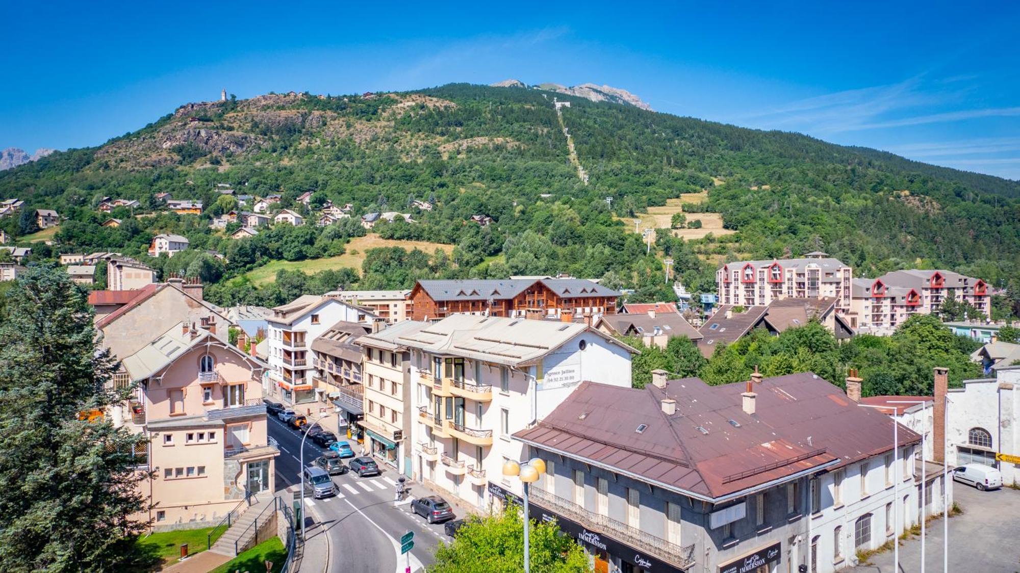 Hotel Mont-Brison Briançon Екстериор снимка